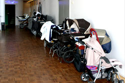 Barnevogne på rad og række